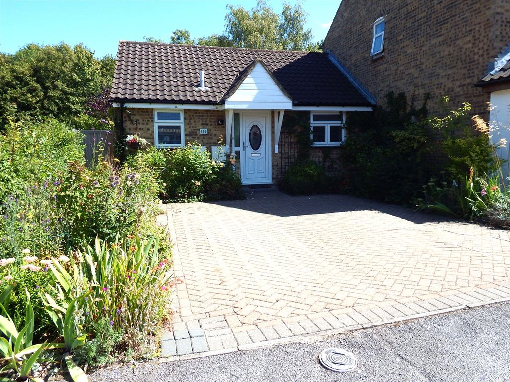 1 bed bungalow for sale in Chalkdown, Stevenage, Hertfordshire SG2, £340,000