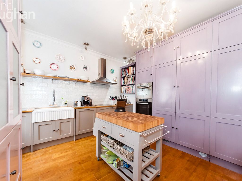 2 bed flat for sale in Hove Place, Hove BN3, £875,000