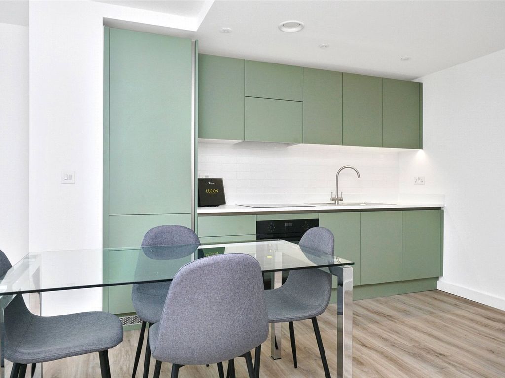 1 bed flat to rent in Viva Court, Kimpton Road, Luton LU2, £1,295 pcm