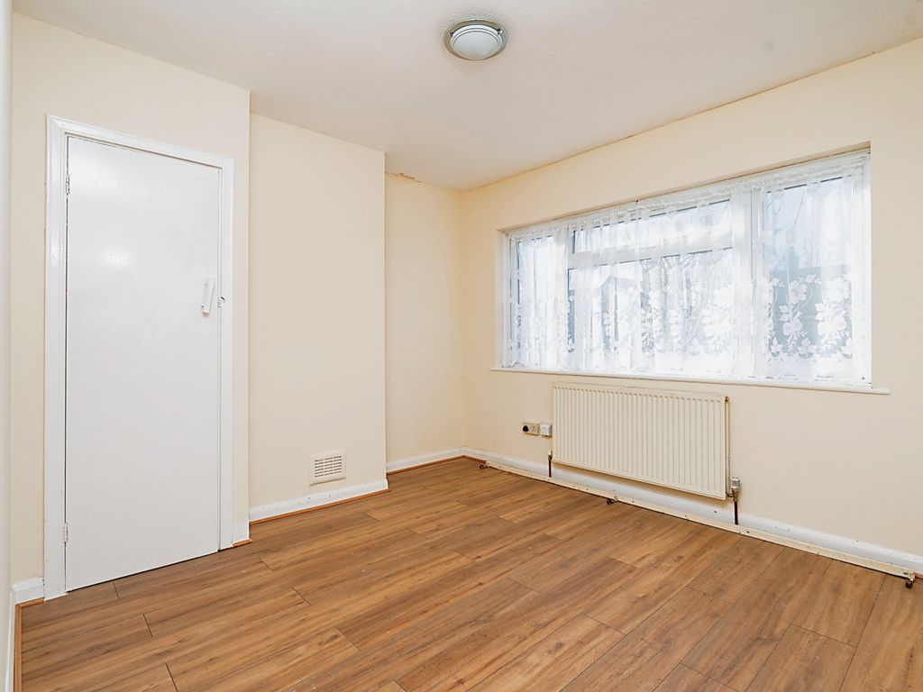2 bed terraced house for sale in Park Avenue, London E6, £350,000