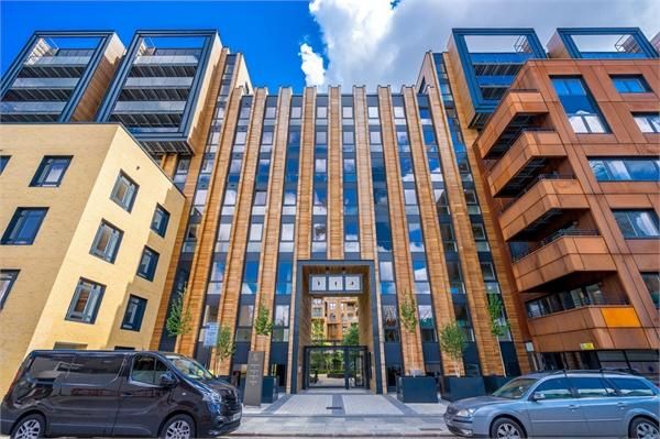 1 bed flat for sale in City Wharf, The Cooper Building, 36 Wharf Road, London N1, £675,000