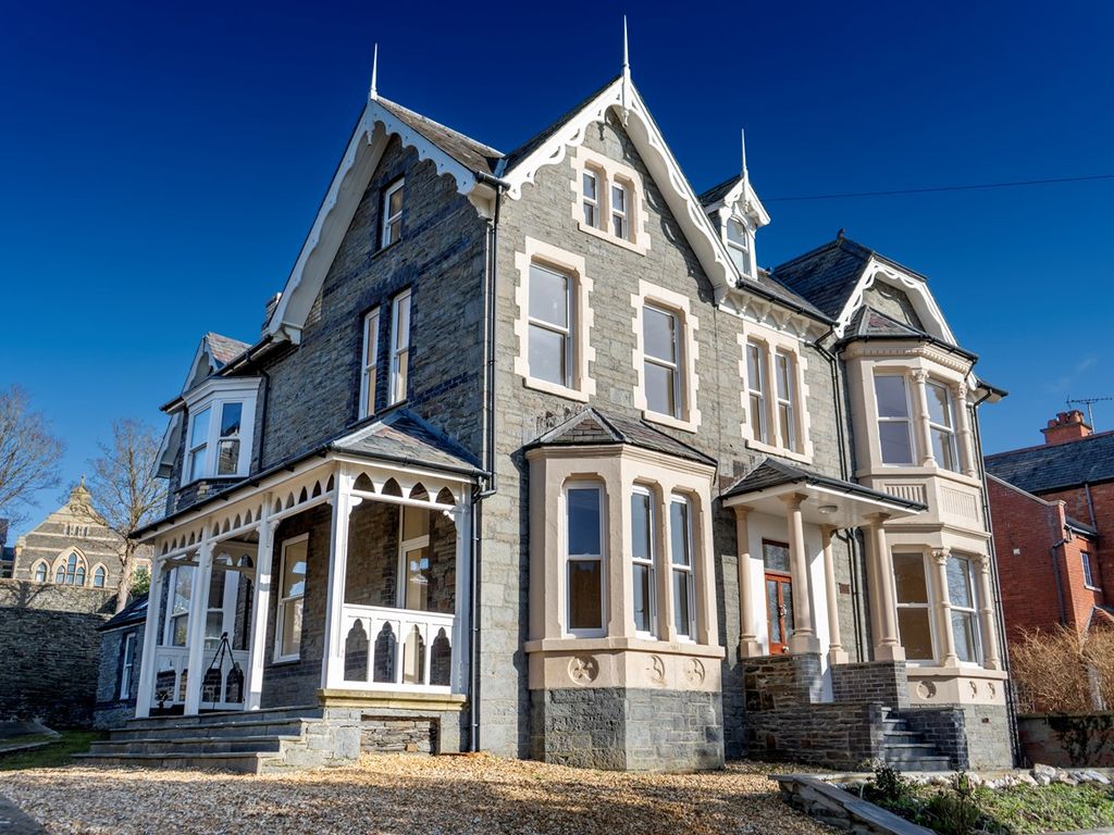5 bed detached house for sale in Llanbadarn Road, Llanbadarn Fawr, Aberystwyth SY23, £875,000