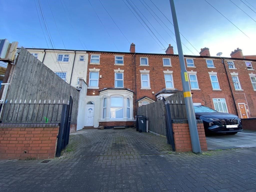 6 bed property for sale in Hamstead Road, Hockley, Birmingham B19, £349,999