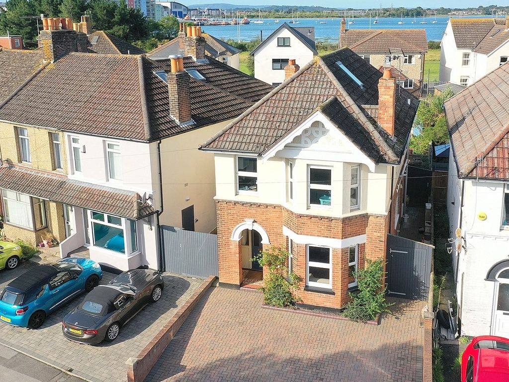 4 bed detached house for sale in Sterte Road, Poole BH15, £550,000