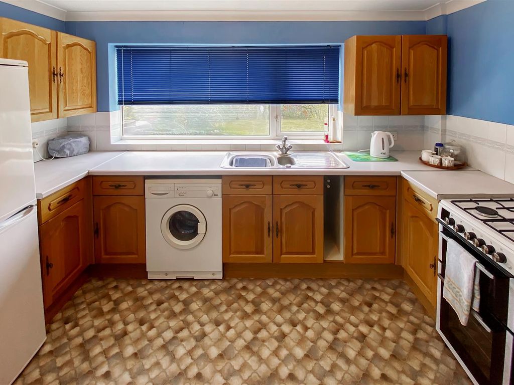 3 bed property for sale in Timberleys, Littlehampton BN17, £370,000