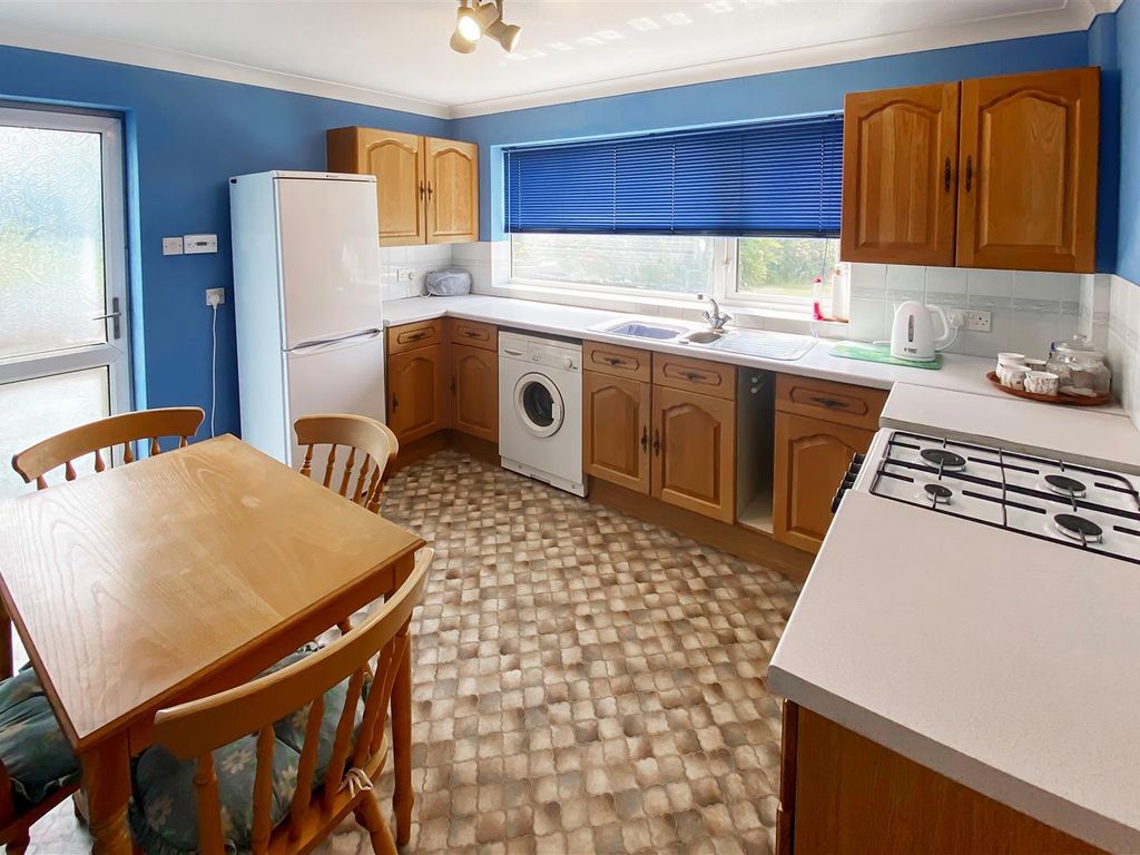 3 bed property for sale in Timberleys, Littlehampton BN17, £370,000