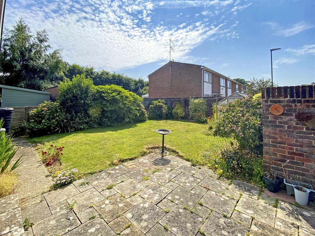 3 bed property for sale in Timberleys, Littlehampton BN17, £370,000