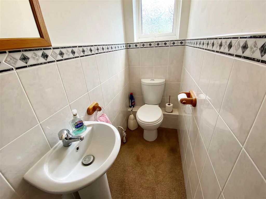 3 bed property for sale in Timberleys, Littlehampton BN17, £370,000