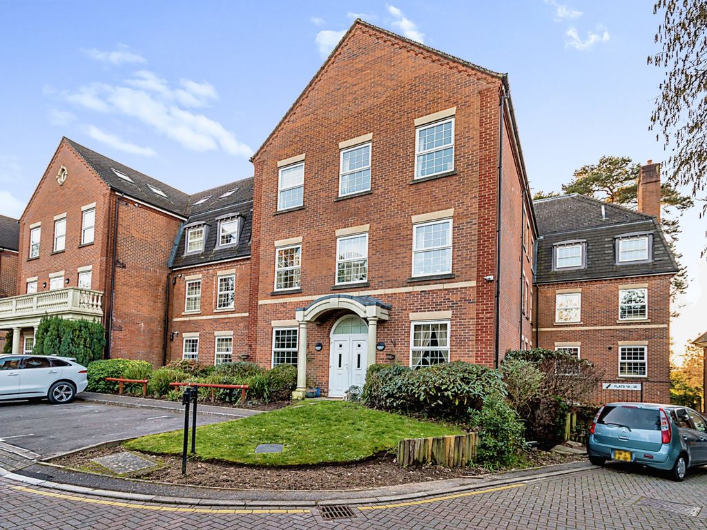 2 bed flat for sale in Newitt Place, Southampton, Hampshire SO16, £340,000
