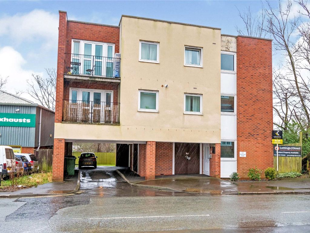 2 bed flat for sale in Portswood Road, Southampton, Hampshire SO17, £190,000