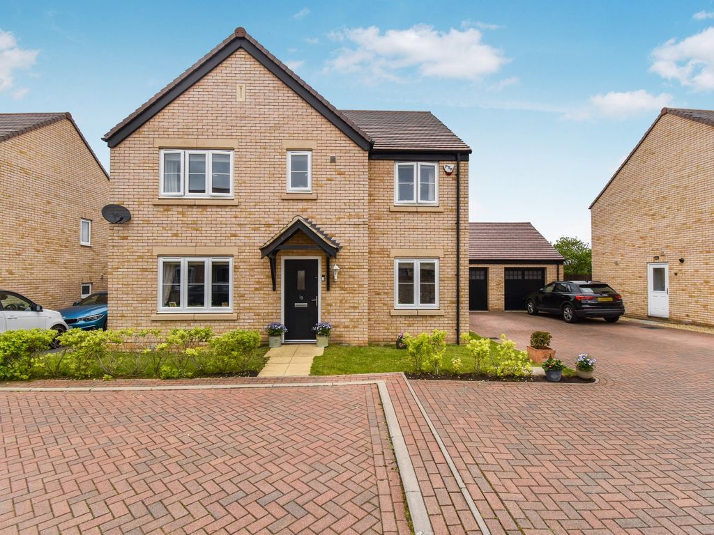 5 bed detached house for sale in Apple Tree Close, Fenstanton, Huntingdon PE28, £475,000