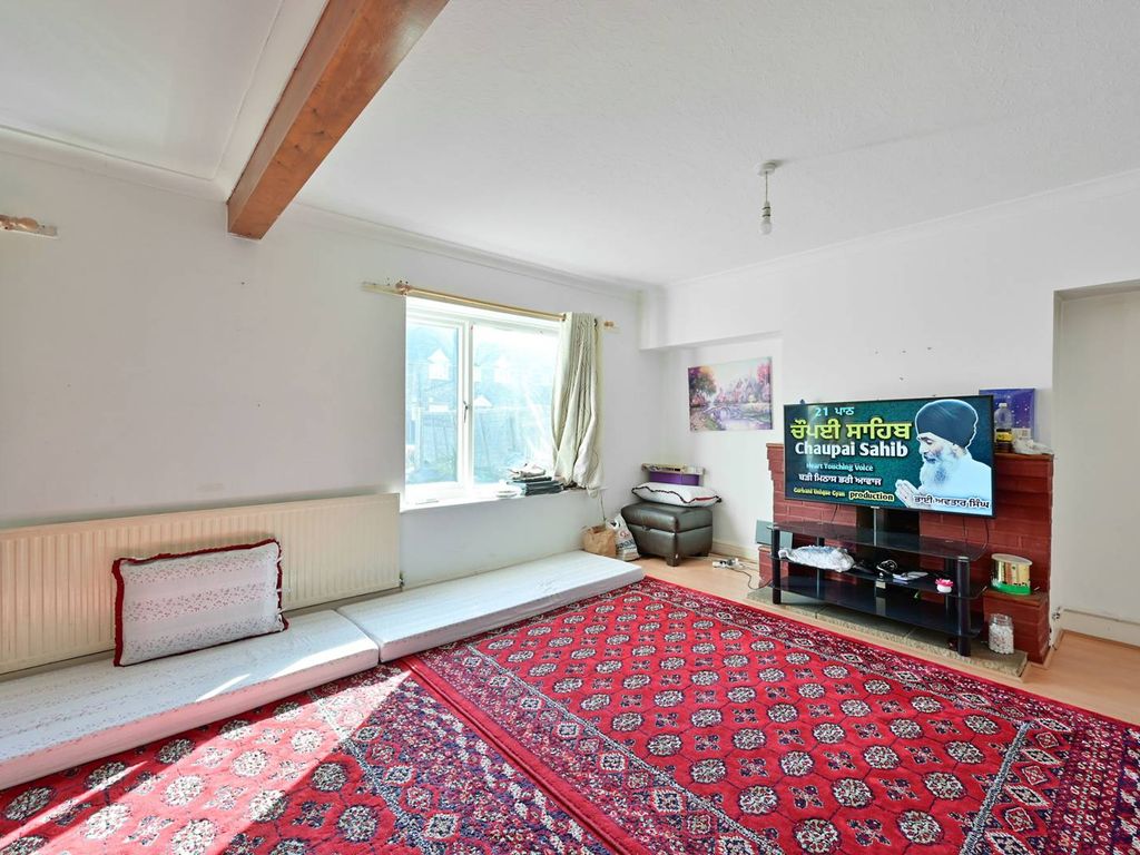 3 bed property for sale in Haynt Walk, Wimbledon, London SW20, £600,000