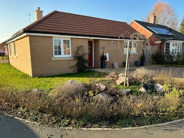 2 bed detached bungalow for sale in Starsmore Fields, Baston, Peterborough PE6, £325,000