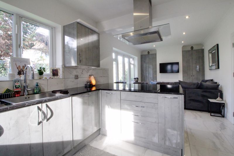 2 bed semi-detached bungalow for sale in Oakmere Close, Potters Bar EN6, £560,000