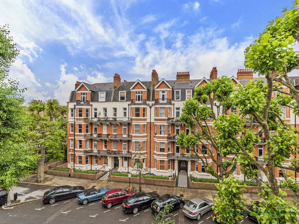2 bed flat to rent in Wymering Road, London W9, £3,250 pcm