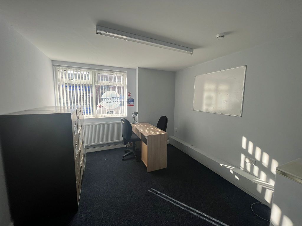 Office to let in Nottingham Road, Leicester LE5, £6,900 pa