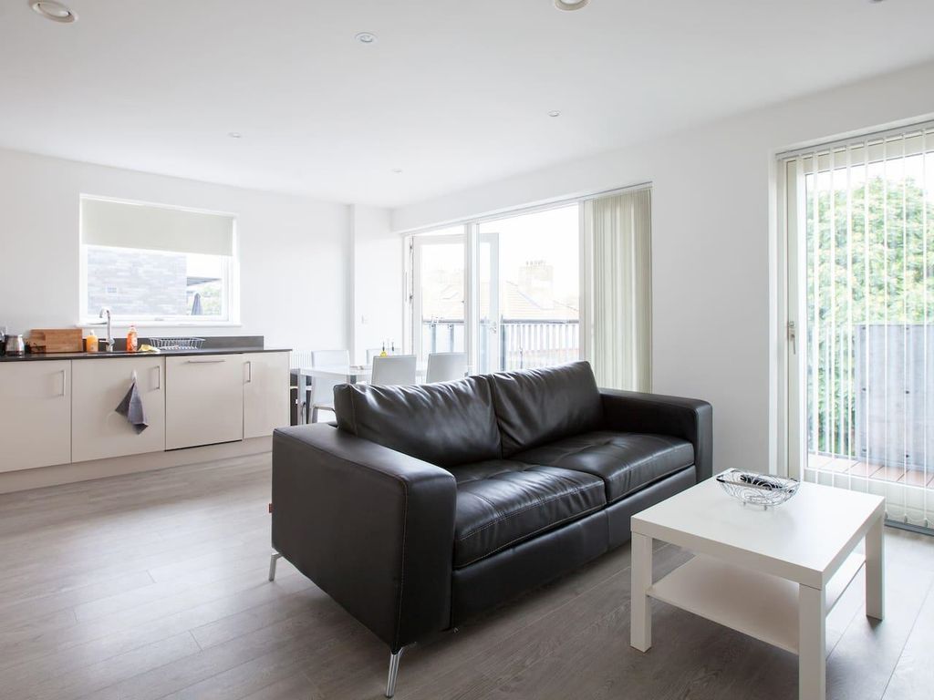 2 bed flat for sale in Pullman Building, Bermondsey Spa, Bermondsey SE16, £620,000