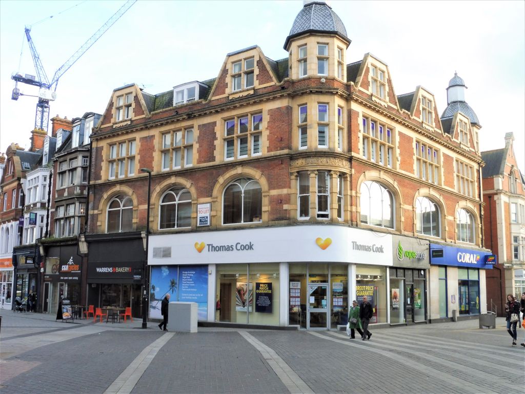 Office to let in Redhill Chambers, Redhill RH1, £18,000 pa