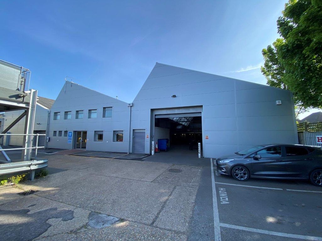 Industrial to let in Portsmouth Road, Surbiton KT6, Non quoting