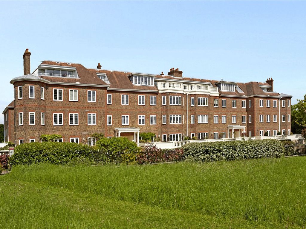 3 bed flat for sale in Wray Mill House, Batts Hill, Reigate, Surrey RH2, £750,000