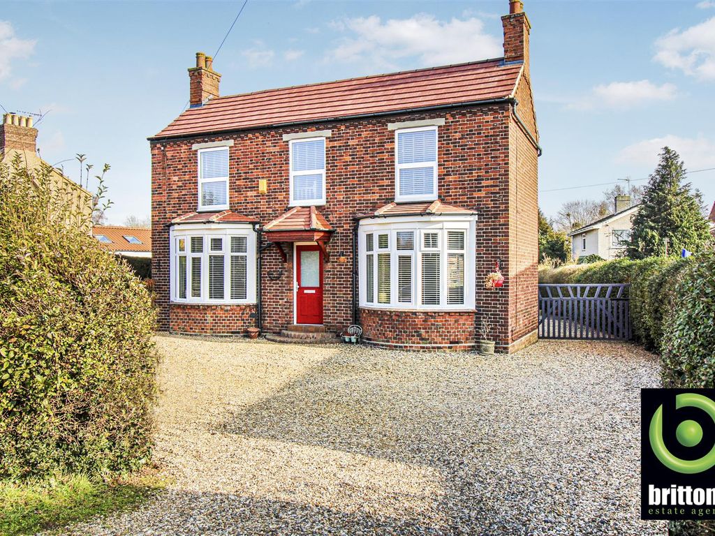 3 bed detached house for sale in Wootton Road, South Wootton, King's Lynn PE30, £350,000