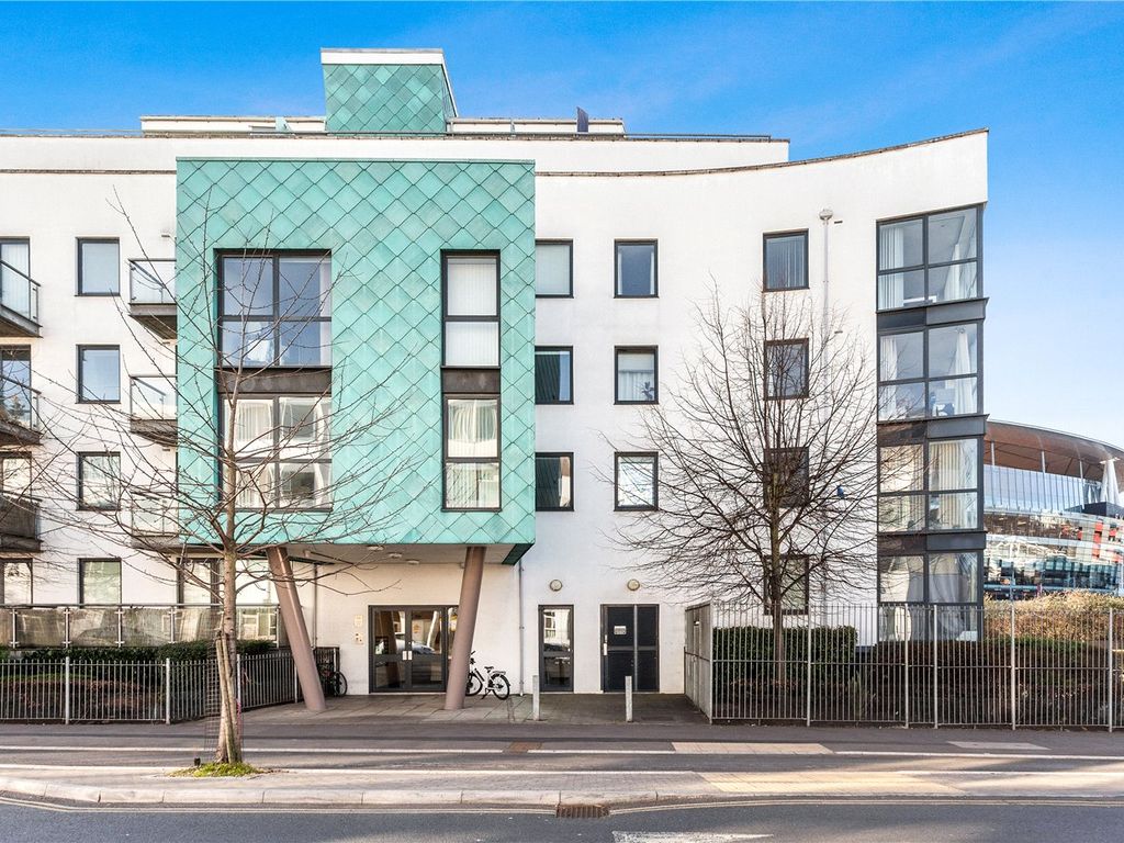 3 bed flat for sale in Drayton Park, London N5, £700,000