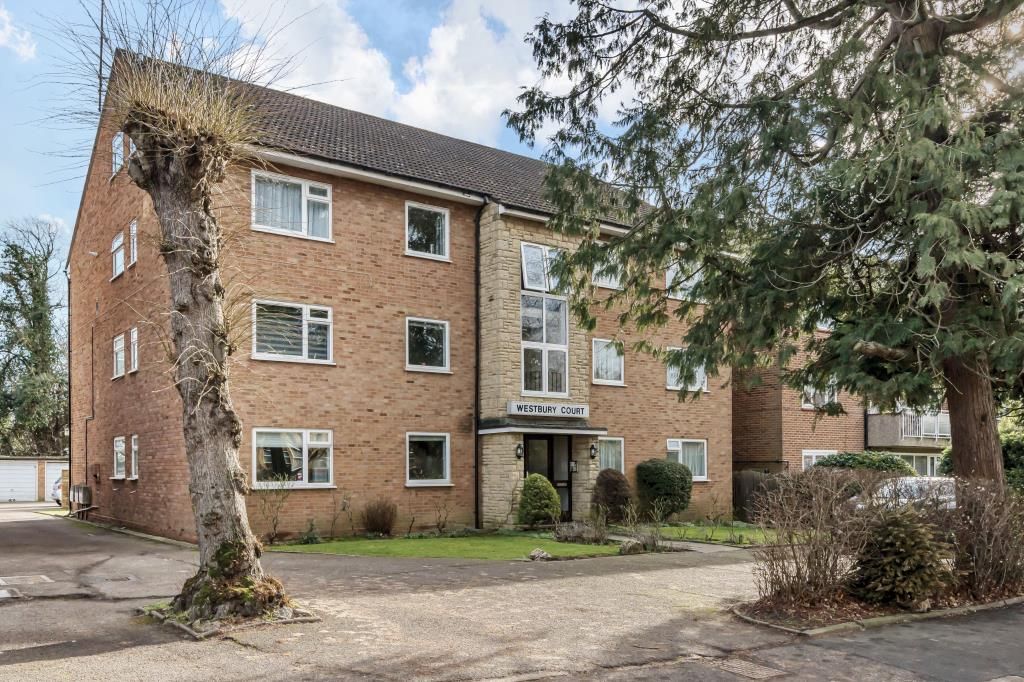 2 bed flat for sale in New Barnet, Hertfordshire EN5, £475,000