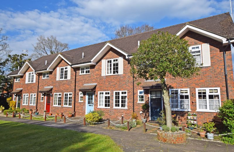 3 bed terraced house for sale in Barton End, Alton GU34, £425,000