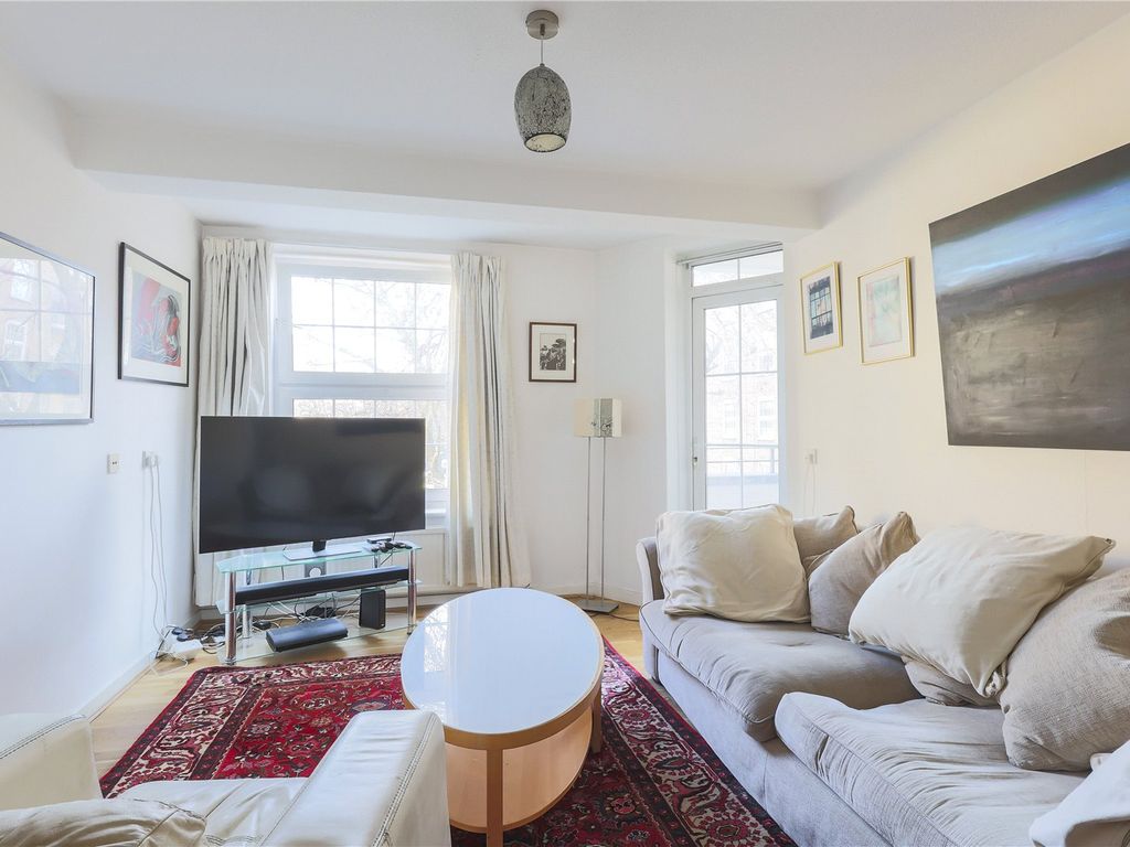 2 bed flat for sale in Tufnell Park Road, Islington, London N7, £425,000