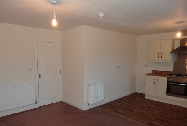 2 bed flat to rent in The Avenue, Edwardsville, Treharris CF46, £595 pcm