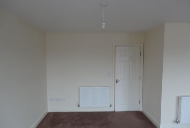 2 bed flat to rent in The Avenue, Edwardsville, Treharris CF46, £595 pcm