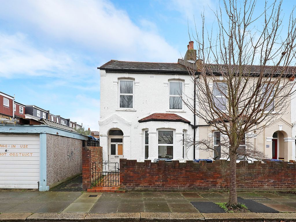 3 bed end terrace house for sale in Chesham Terrace, London W13, £585,000