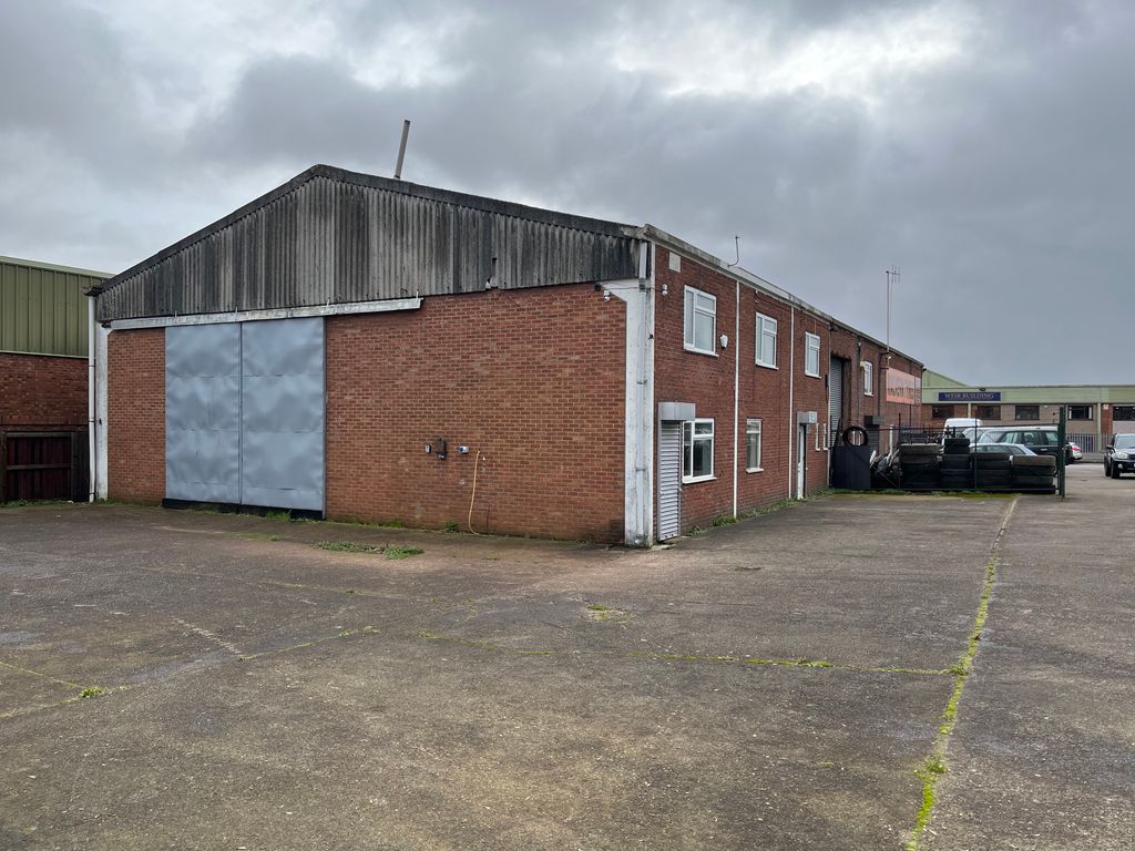 Industrial to let in Unit 1A, Bulwark Industrial Estate, Chepstow NP16, £30,000 pa