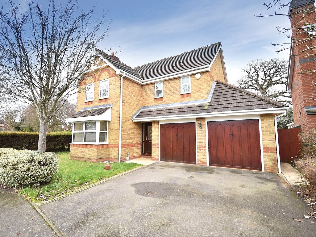 4 bed detached house to rent in Collins Gardens, Ash, Aldershot, Surrey GU12, £2,400 pcm