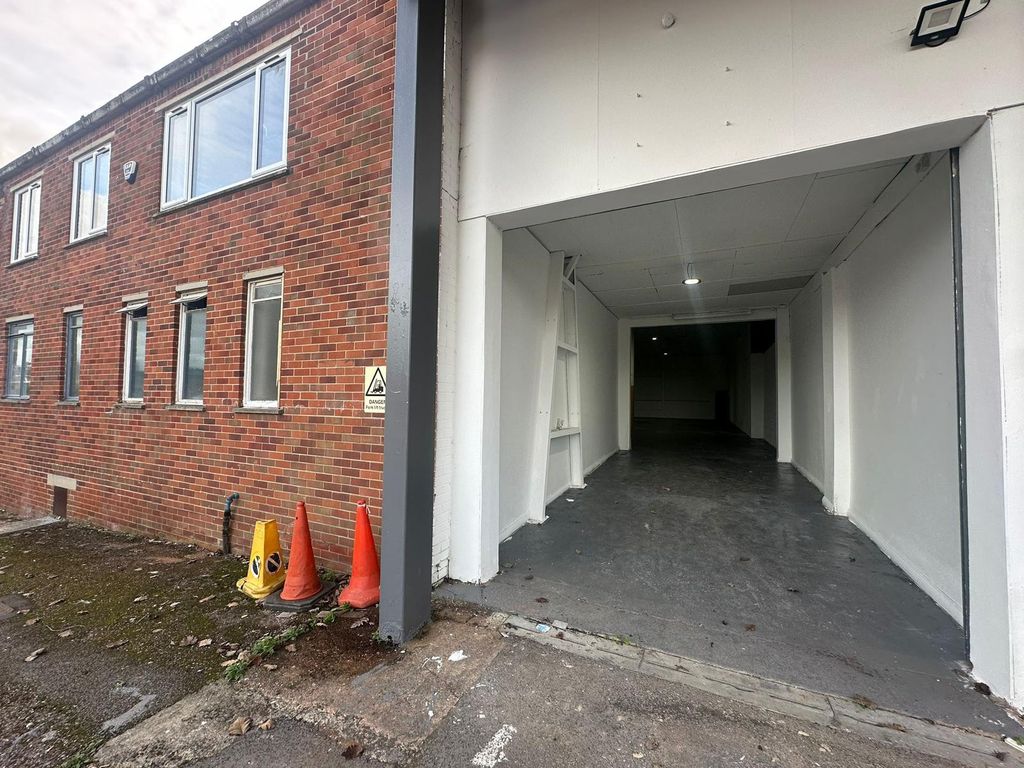 Warehouse to let in Blackdown Business Park, Sylvan Road, Wellington TA21, £34,800 pa