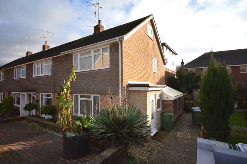 3 bed terraced house for sale in Breach Close, Steyning BN44, £350,000