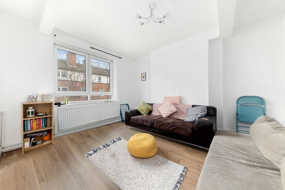 3 bed flat for sale in Neptune Street, Irwell Street, London SE16, £425,000