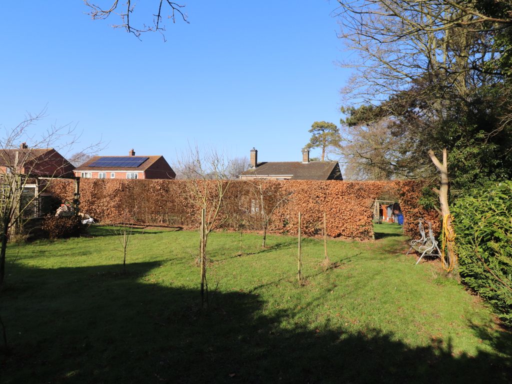 5 bed detached house for sale in Flowerpot Lane, Long Stratton, Norwich NR15, £650,000
