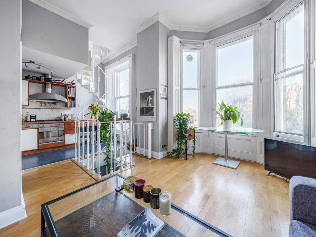2 bed flat for sale in Airlie Gardens, London W8, £950,000
