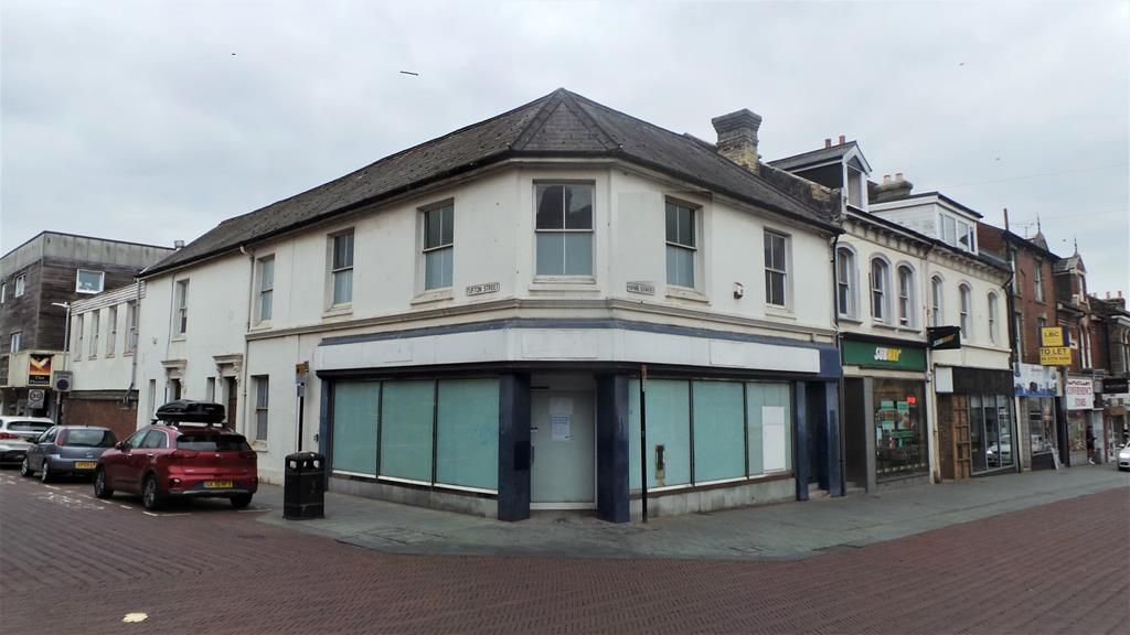 Office to let in First Floor Offices, 17 Bank Street, Ashford, Kent TN23, £20,000 pa