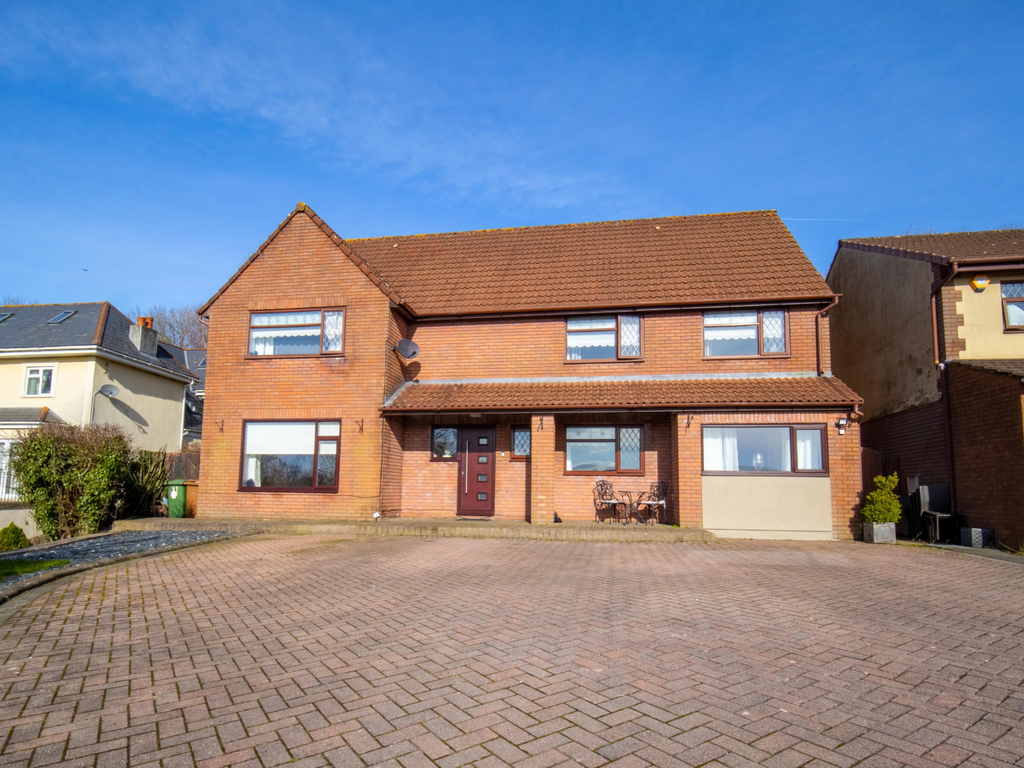 5 bed detached house for sale in Bedwas, Caerphilly CF83, £585,000