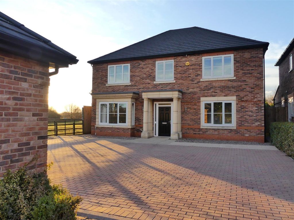 5 bed detached house for sale in Newcastle Road, Nantwich, Cheshire CW5, £600,000