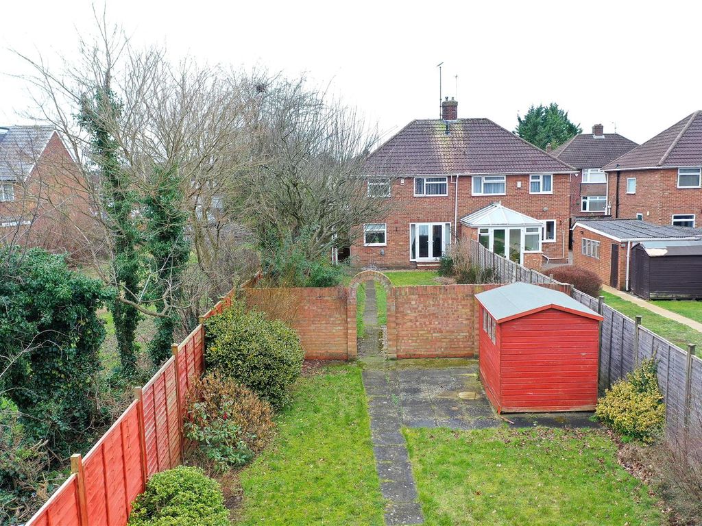 3 bed property for sale in Fallowfield, Luton LU3, £360,000