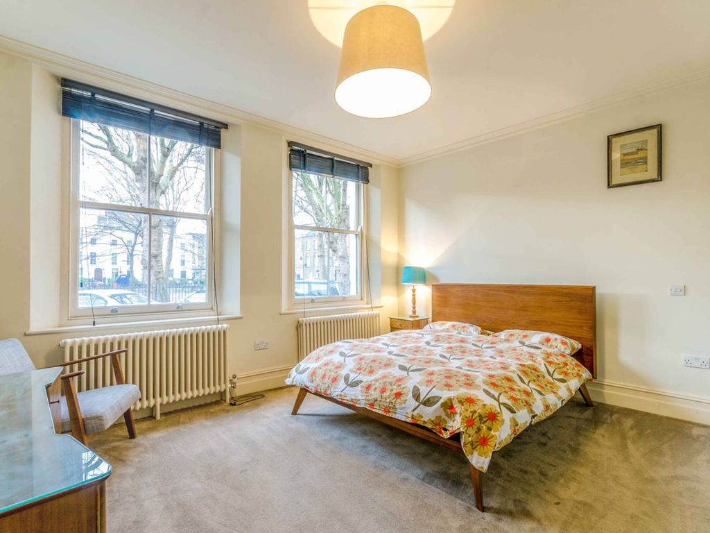 2 bed flat for sale in Ford Square E1, Stepney, London,, £520,000