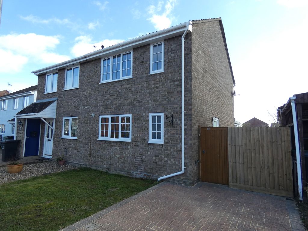 3 bed semi-detached house to rent in Shelley Way, Thetford IP24, £1,100 pcm