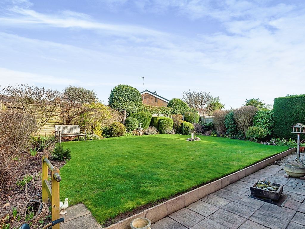 3 bed detached house for sale in Redesmere Drive, Alderley Edge, Cheshire SK9, £670,000