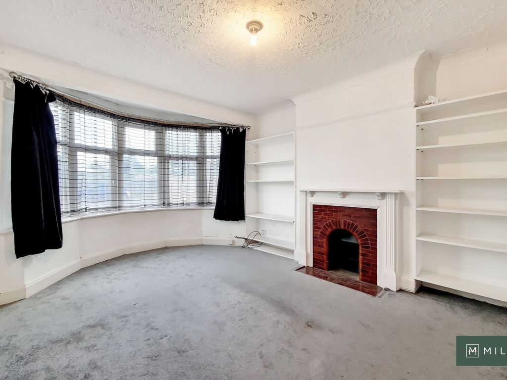 1 bed flat for sale in Furness Road, London NW10, £450,000