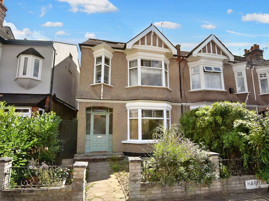 5 bed end terrace house for sale in Harpenden Road, London E12, £925,000