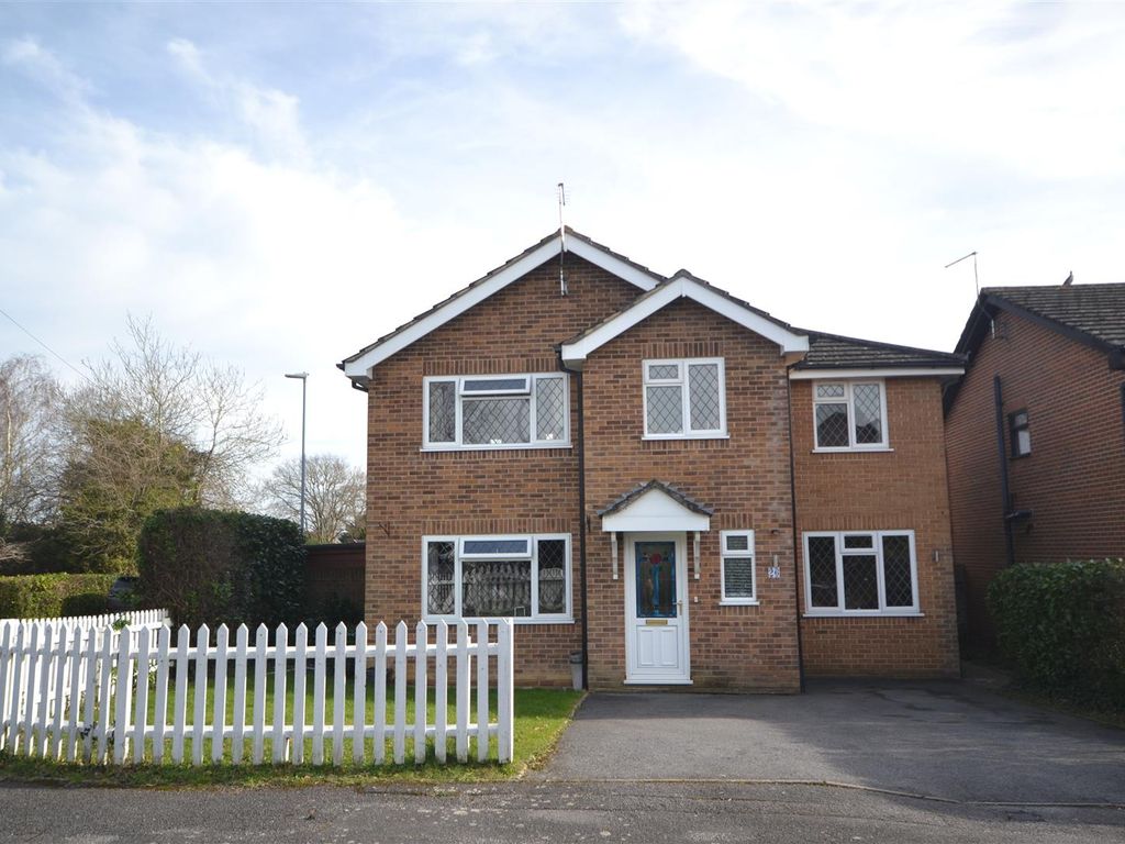 5 bed detached house for sale in Keswick Way, Verwood BH31, £535,000