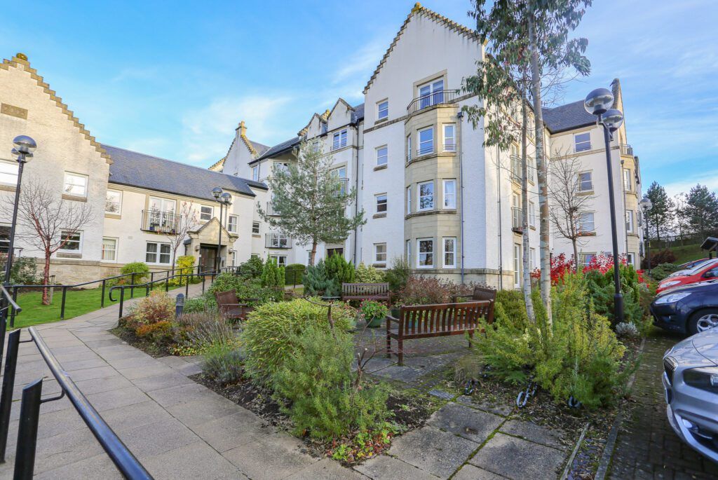1 bed flat for sale in Kinloch View, Linlithgow EH49, £155,000